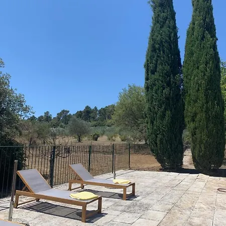 Terrasse Avec Vue Au Coeur Des Alpilles A 15 Mins De Saint Remy De Provence, 5mins D'eygalieres *