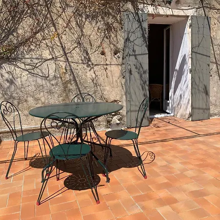 Terrasse Avec Vue Au Coeur Des Alpilles A 15 Mins De Saint Remy De Provence, 5mins D'eygalieres *