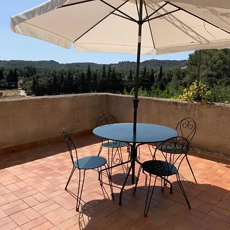 Terrasse Avec Vue Au Coeur Des Alpilles A 15 Mins De Saint Remy De Provence, 5mins D'eygalieres